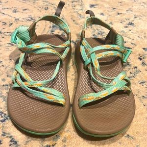 Chaco ecotread sandals size 3